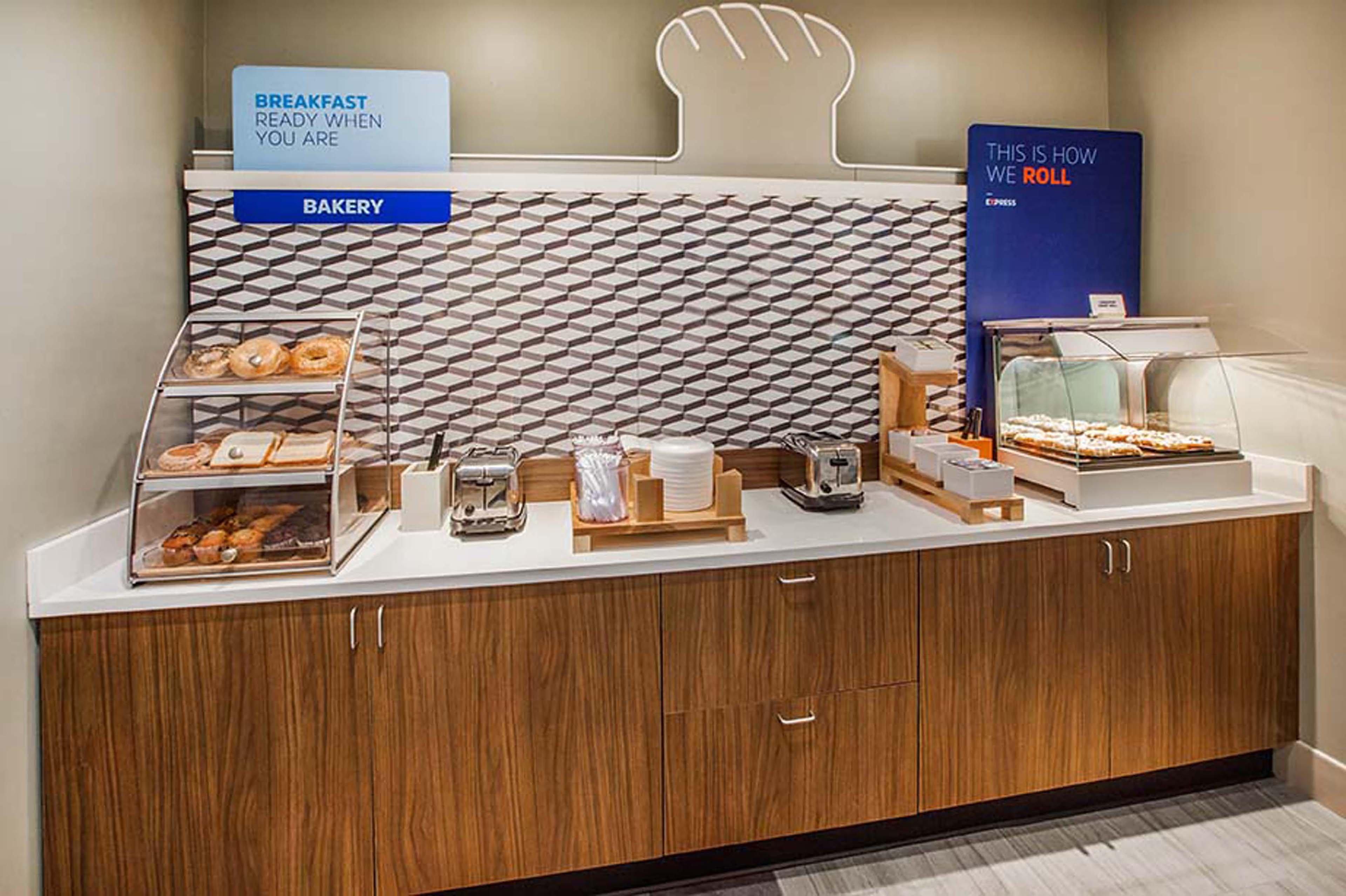 Holiday Inn Express & Suites Alpharetta By Ihg Eksteriør bilde